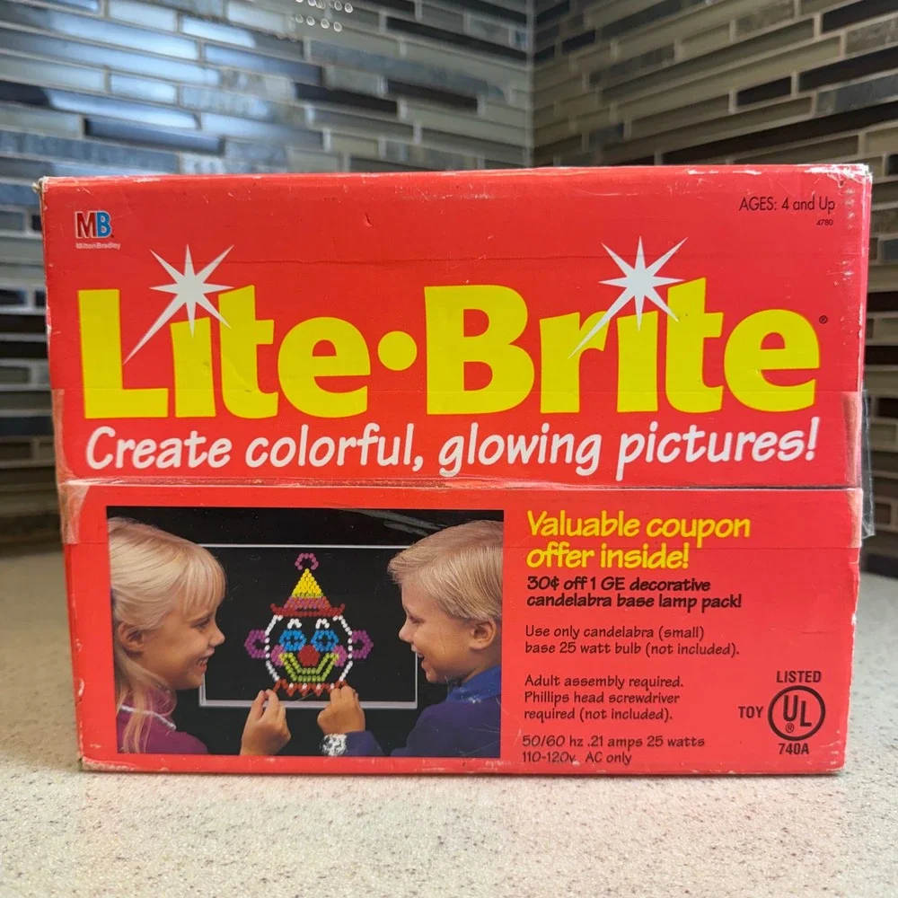 VTG 1993 Lite-Brite Milton Bradley 4780 Original Box w/ Pegs & Templates WORKS